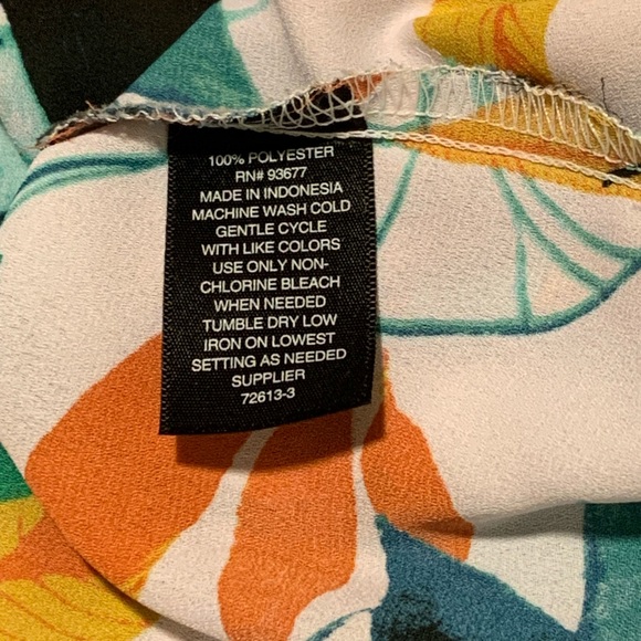 EUC Worthington Sleeveless Colored Leaves Top - Picture 7 of 8